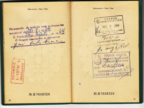  EN RECUERDO Y HOMENAJE A LOS QUE YA NO ESTÁN. 

Si pones en  GOOGLE    PASAPORTES EN LA MEMORIA   da 51