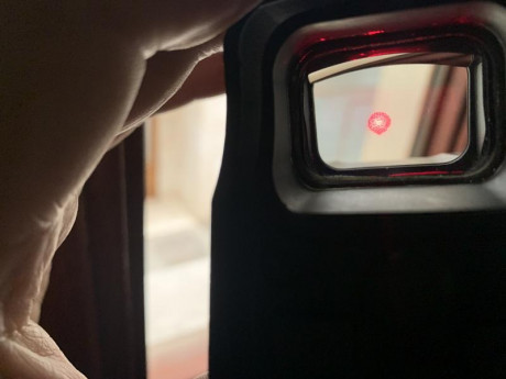 Enlace con características 
https://www.borchers.es/visores-holograficos/1104-visor-holografico-eotech-xps2-0.html 72