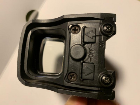 Enlace con características 
https://www.borchers.es/visores-holograficos/1104-visor-holografico-eotech-xps2-0.html 70