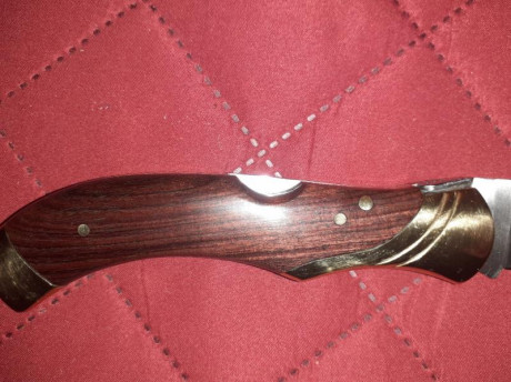 Muy buenas :
Me encanta esta navaja que compré hace poco y que no ha cortado mas que algún folio para 11