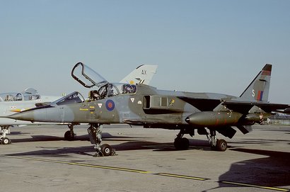 Siempre me encanto la linea de este caza de ataque Anglo-Frances. Hasta la llegada del Tornado que lo 101