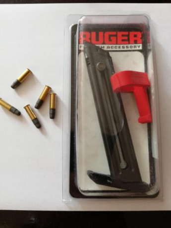 SALUDOS, VENDO UN GARGADOR NUEVO JUNTO CON UN FACILITADOR DE GARGA, TODO A ESTRENAR, PARA 
RUGER LITE 00