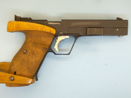 Hola,he abierto este hilo para que todos aquellos que tengais armas Españolas,podais lucirlas aqui con 20