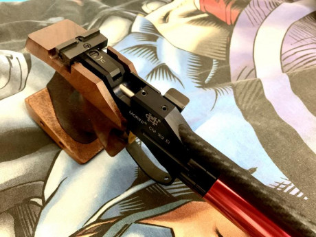  
******* VENDIDA, muchas gracias a todos. ********
 

Ofrezco a la venta esta magnífica pistola Suiza 40