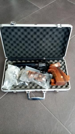 vendido Alfa-Proj de 6" con dos juegos de cachas talla M y tres contrapesos para el cañón, también 12