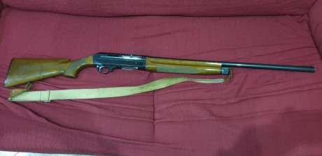 Vendo benelli sl cal 12. Era de mi abuelo y lleva 5 años guardada en el armero. Cañón de 71cm y chokes 02
