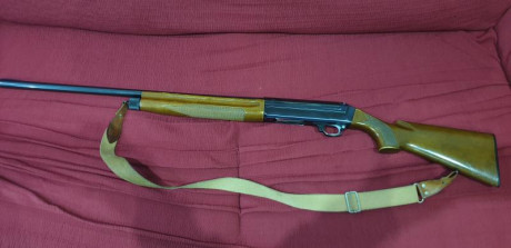 Vendo benelli sl cal 12. Era de mi abuelo y lleva 5 años guardada en el armero. Cañón de 71cm y chokes 01