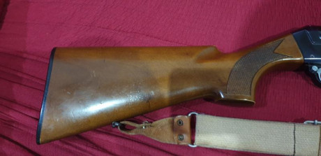 Vendo benelli sl cal 12. Era de mi abuelo y lleva 5 años guardada en el armero. Cañón de 71cm y chokes 00