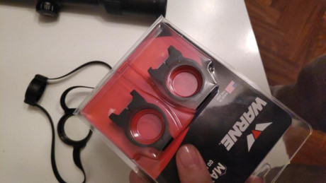 Visor prácticamente a estreno como se puede ver en las fotos, solo unas pequeñas marcas en las tapas del 10