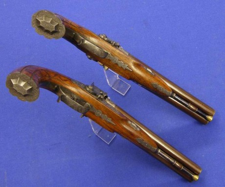Voy a colocar unas fotos de un arma larga alemana de llave de mecha del siglo XVI. 152
