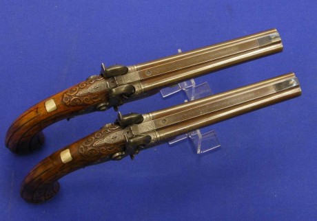 Voy a colocar unas fotos de un arma larga alemana de llave de mecha del siglo XVI. 151