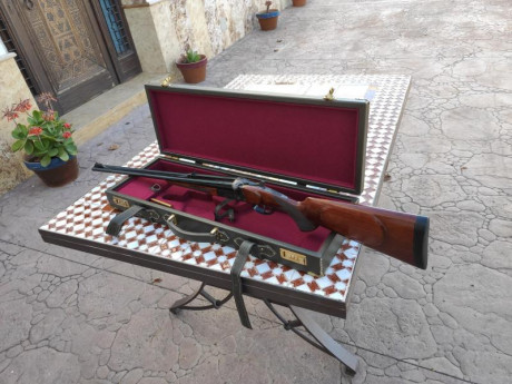 Vendo rifle express yuxtapuesto (paralelo) en calibre 9,3x74 de media pletina en estado perfecto por fuera 02