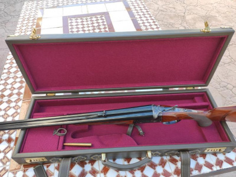 Vendo rifle express yuxtapuesto (paralelo) en calibre 9,3x74 de media pletina en estado perfecto por fuera 01