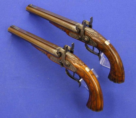 Voy a colocar unas fotos de un arma larga alemana de llave de mecha del siglo XVI. 150
