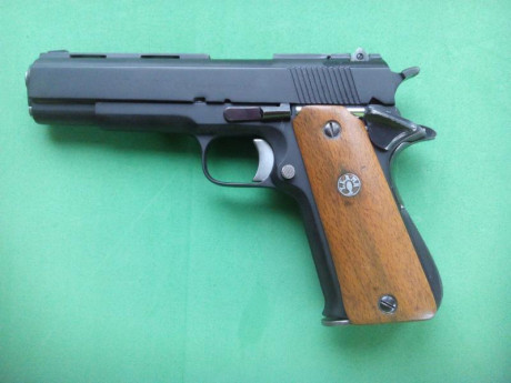 Hola,he abierto este hilo para que todos aquellos que tengais armas Españolas,podais lucirlas aqui con 42