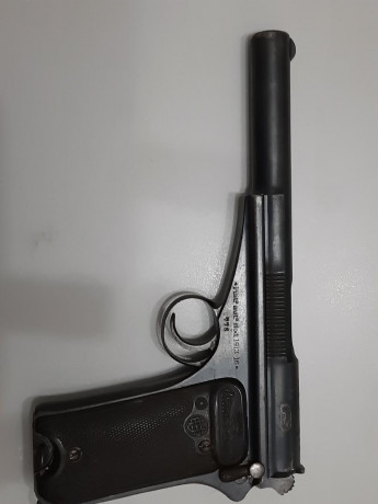 Pongo en venta Pistola Campogiro 1913-16, calibre 9 largo.

La pistola esta guiada en f y funciona perfectamente,tiene 00