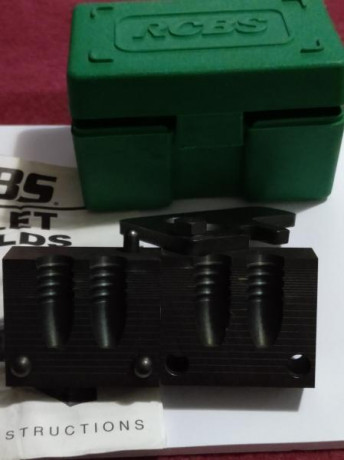 Buenas tardes.

La turquesa esta super bien y nueva..

Como se ven en las fotos esta impoluta, el precio 01