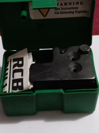 Buenas tardes.

La turquesa esta super bien y nueva..

Como se ven en las fotos esta impoluta, el precio 00