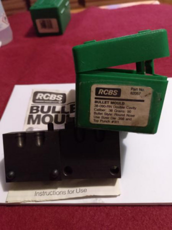 Buenas tardes compañeros..

Pues lo que dice el anuncio,, la turquesa esta fenomenal y sin nada de uso.... 01