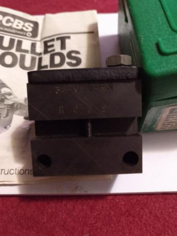 Buenas tardes compañeros..

Pues lo que dice el anuncio,, la turquesa esta fenomenal y sin nada de uso.... 00