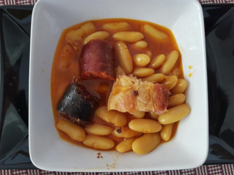 Hoy para comer acelgas hervidas y chuletón de vaca gallega vieja con seis semanas de maduración en cámara 110