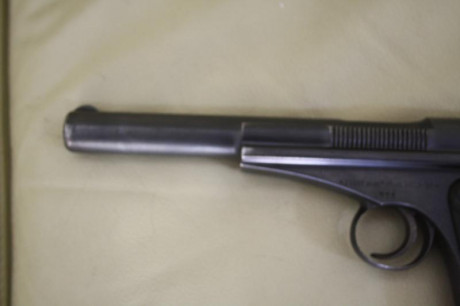 Pongo en venta Pistola Campogiro 1913-16, calibre 9 largo.

La pistola esta guiada en f y funciona perfectamente,tiene 40