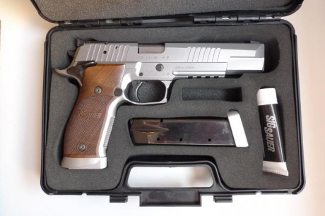 En venta  Sig Sauer Xseries  P226 Xsix.

Modelo de la nueva serie, es del año 2014, cañón de 6 pulgadas.

Ajustable 02