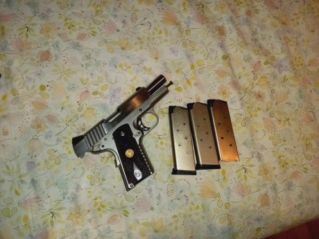 Esta en zaragoza. Vendo por necesidad de cupo. Guiada en F. 45ACP. 1 cargador de 6 y 2 cargadores de 7 02