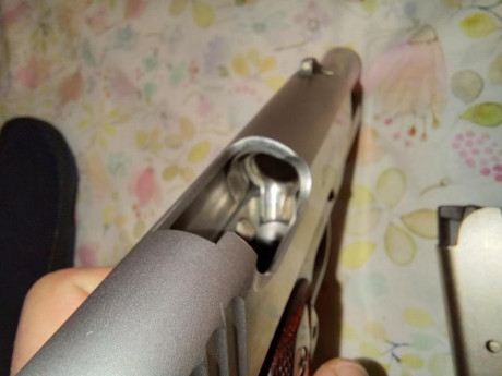 Esta en zaragoza. Vendo por necesidad de cupo. Guiada en F. 45ACP. 1 cargador de 6 y 2 cargadores de 7 00