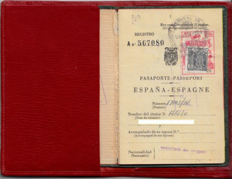  EN RECUERDO Y HOMENAJE A LOS QUE YA NO ESTÁN. 

Si pones en  GOOGLE    PASAPORTES EN LA MEMORIA   da 81