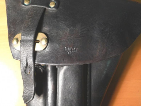 Vendo funda para pistola Lathi /Husqvarna completa con todos sus accesorios: dos cargadores, baqueta y 02