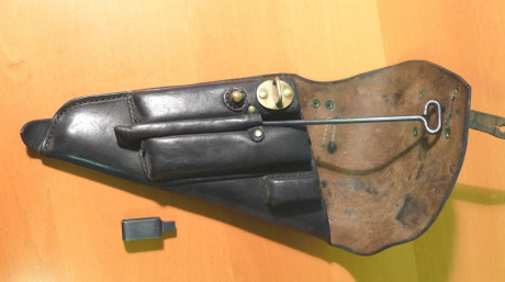 Vendo funda para pistola Lathi /Husqvarna completa con todos sus accesorios: dos cargadores, baqueta y 01