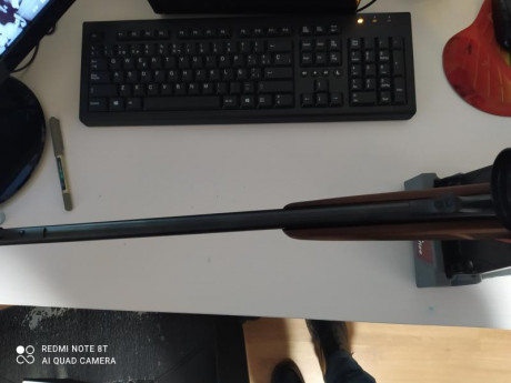 Se vende sako 75 calibre 243w. El rifle lleva pelo francés, monturas sako optiloc y visor Meopta r1 3x12x56 32