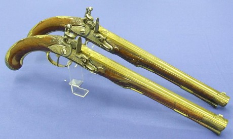 Voy a colocar unas fotos de un arma larga alemana de llave de mecha del siglo XVI. 11