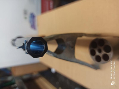 Vendo revolver Remington  New Model cal.44  de Euroarms , punto de mira en cola de milano, y con los repuestos 11