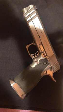 Se vende pistola Infinity Hybrid AET 9mm.
La pistola se encuentra en muy buenas condiciones y tiene muy 00