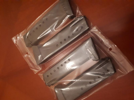 Un saludo al foro. Por casualidades de la vida estoy en condiciones de poner en venta cuatro cargadores 02