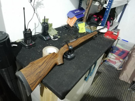 Vendo Krico Sintético 300wm.
Con monturas Weaber/Picatyni. 
Apenas lo e usado, porque cazo con un semi. 10