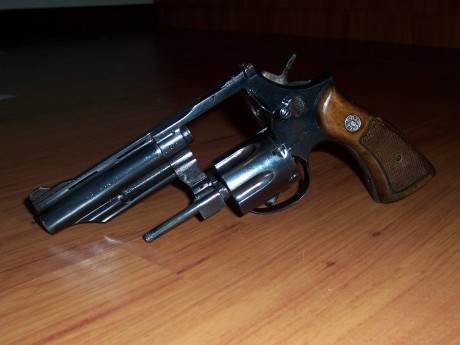 Hola,he abierto este hilo para que todos aquellos que tengais armas Españolas,podais lucirlas aqui con 22