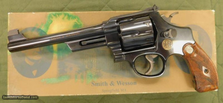 Hola compañeros

Busco SMITH WESSON 25, en 45 ACP o 45 COLT.

No importaría el año/variante.

Creo que 00