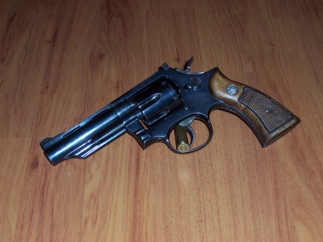 Hola,he abierto este hilo para que todos aquellos que tengais armas Españolas,podais lucirlas aqui con 21