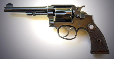 CLASICO REVOLVER SW mod.VICTORIA IMPORTADO DE INGLATERRA CALIBRE 38sw DE 5" GUIADO CON F ESTA EN 00