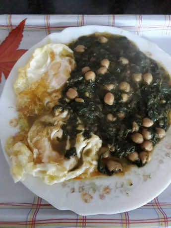 Hoy para comer acelgas hervidas y chuletón de vaca gallega vieja con seis semanas de maduración en cámara 100