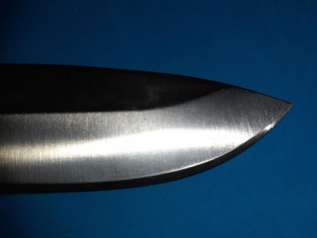 Vendo cuchillo de supervivencia marca Nieto,modelo Chaman. Diseñado por Manuel de la Torre. Con funda,silbato 11