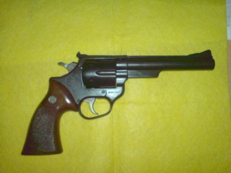 Cuando decidí incursionar en el calibre .44 Magnum me llamaron la atención dos revólveres, que luego se 92