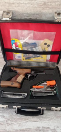 Me ha pedido un amigo que le anuncie su arma.
Es una Unique 69 cal. 22
Comprada en armería hace tres años, 01