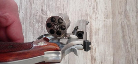 Vendo revolver Smith and Wesson 686 6" calibre 357.
Arma muy precisa y muy cuidada.
Usada con 38 02