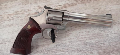 Vendo revolver Smith and Wesson 686 6" calibre 357.
Arma muy precisa y muy cuidada.
Usada con 38 01