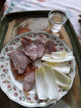 Hoy para comer acelgas hervidas y chuletón de vaca gallega vieja con seis semanas de maduración en cámara 70