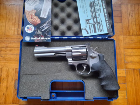 Revolver S&W 629 ClassIc, cañón de 5", perfecto estado estético y funcinal, precio 500 euros 01